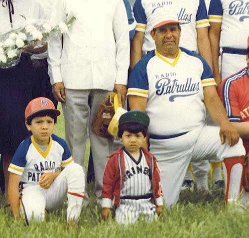 Team picture with grandpa in 1981